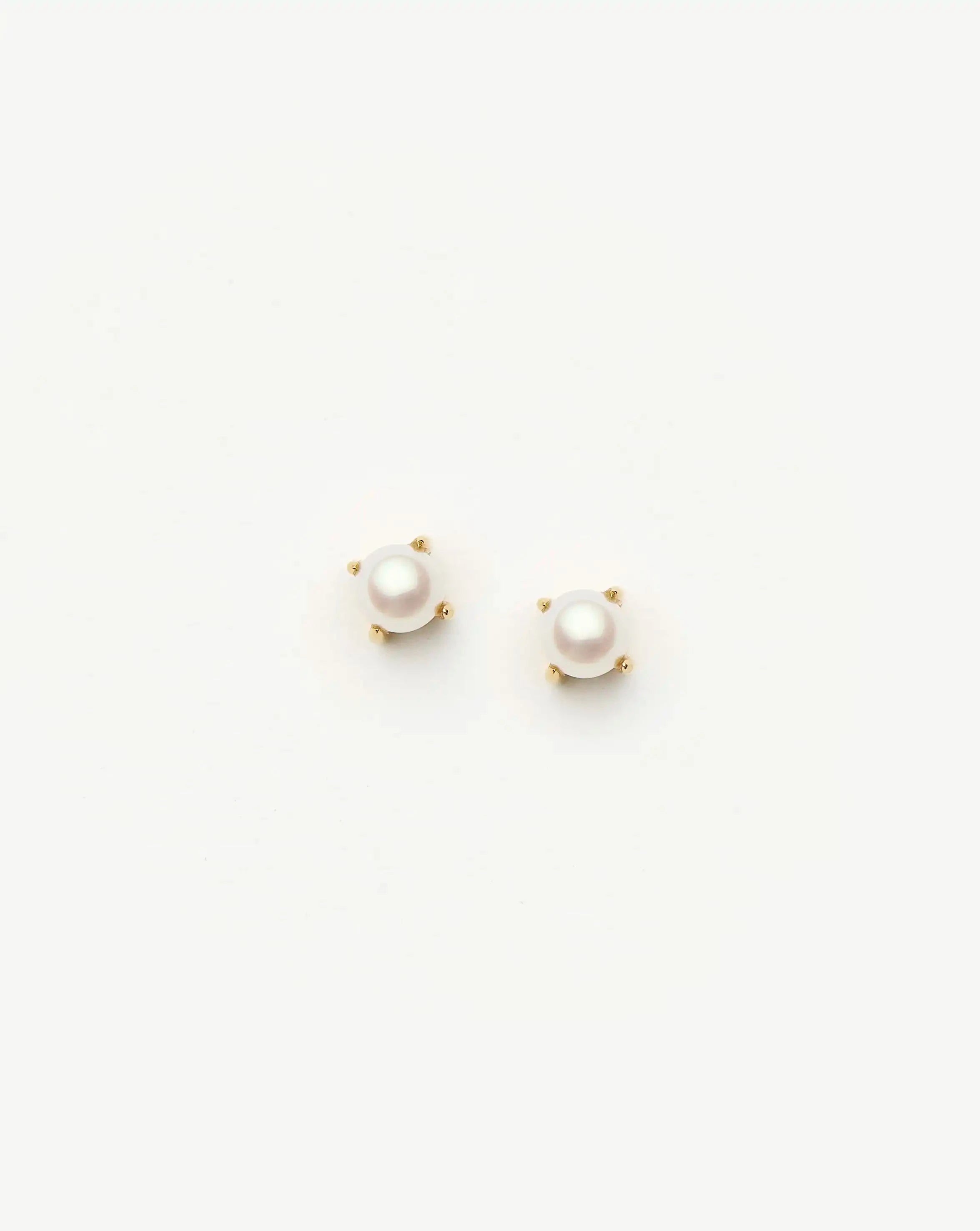 Classic Pearl Stud Earrings | 18k Gold Vermeil & Pearl