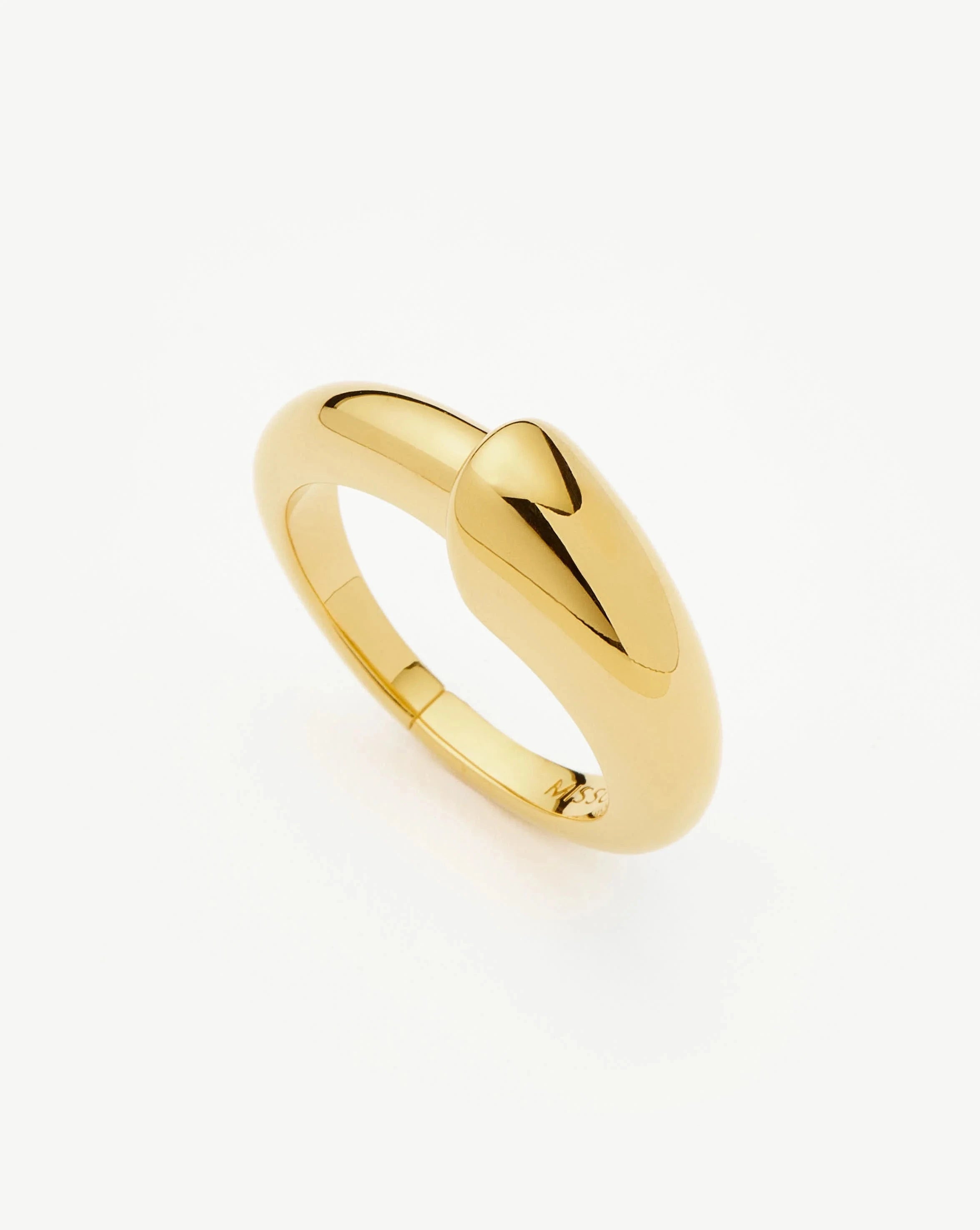 Sculptural Ridge Stacking Ring in 18k Gold Vermeil | Handcrafted Jewelry