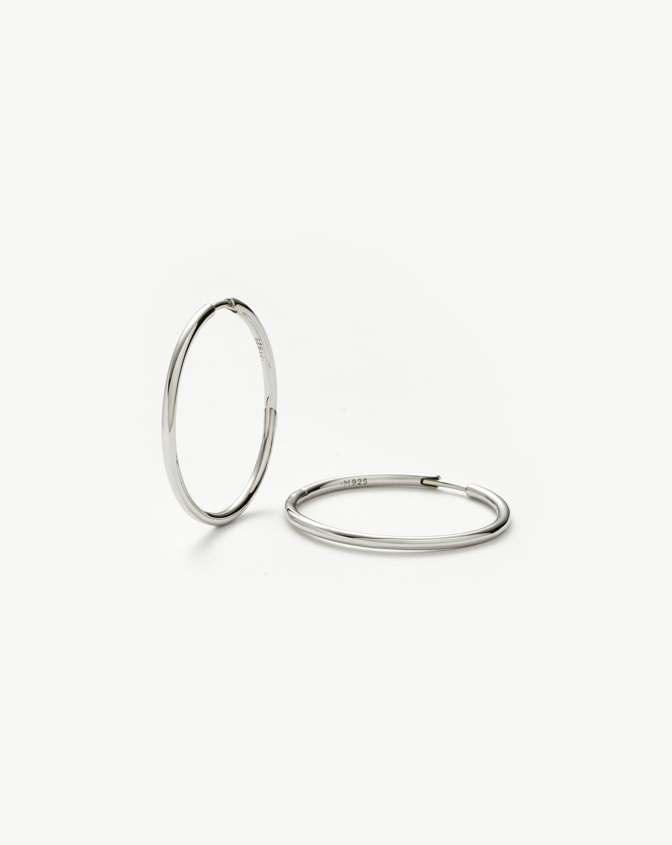 Classic Medium Hoop Earrings in Rhodium Plated Recycled Silver | Hidden Hinge