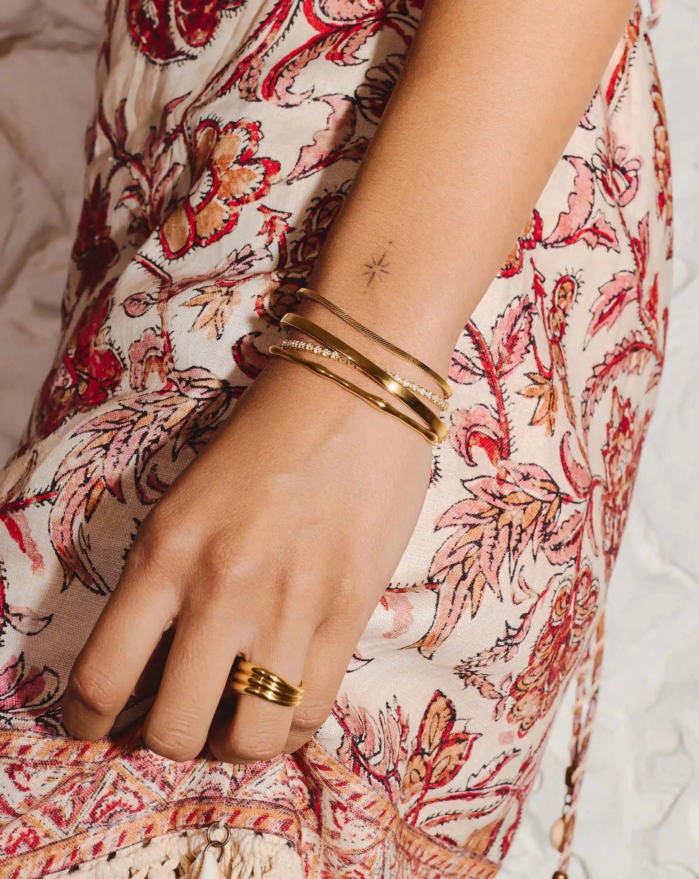 Classic 18k Gold Plated Round Bangle Bracelet | Everyday Jewelry Essential