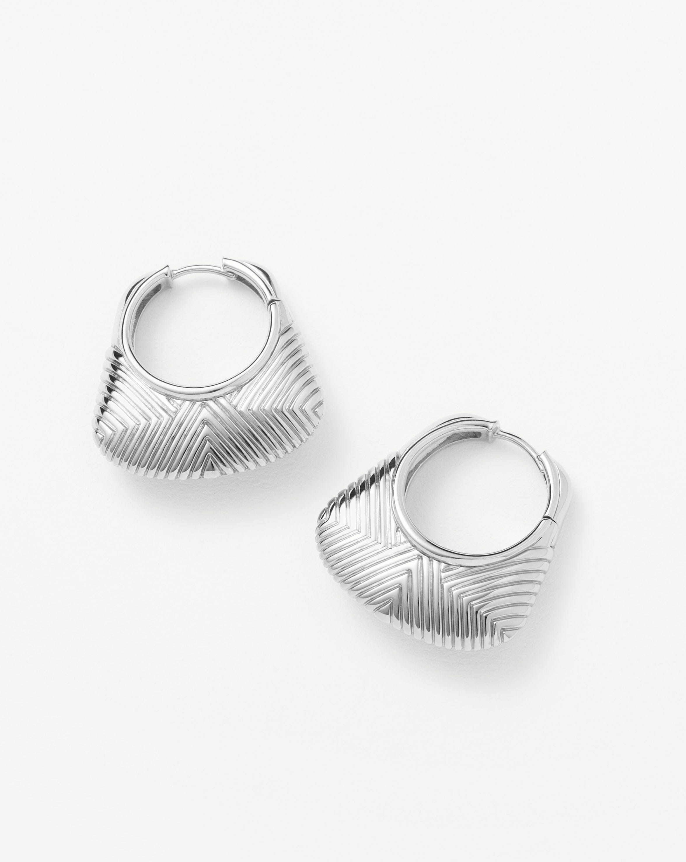 Geometric Ridge Hoop Earrings in 18k Gold | Hera Collection