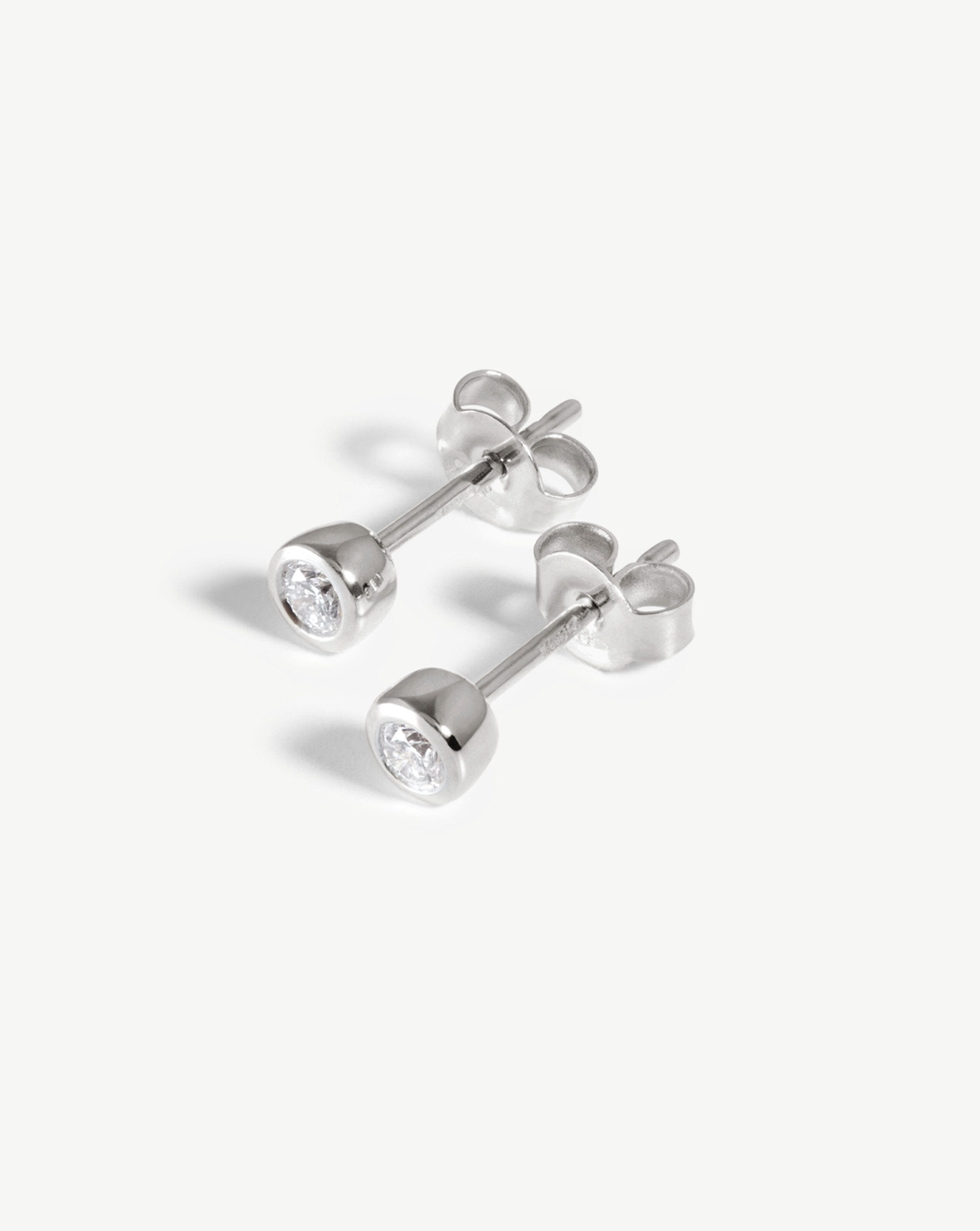 14k White Gold Diamond Stud Earrings | Round Cut & Recycled Gold