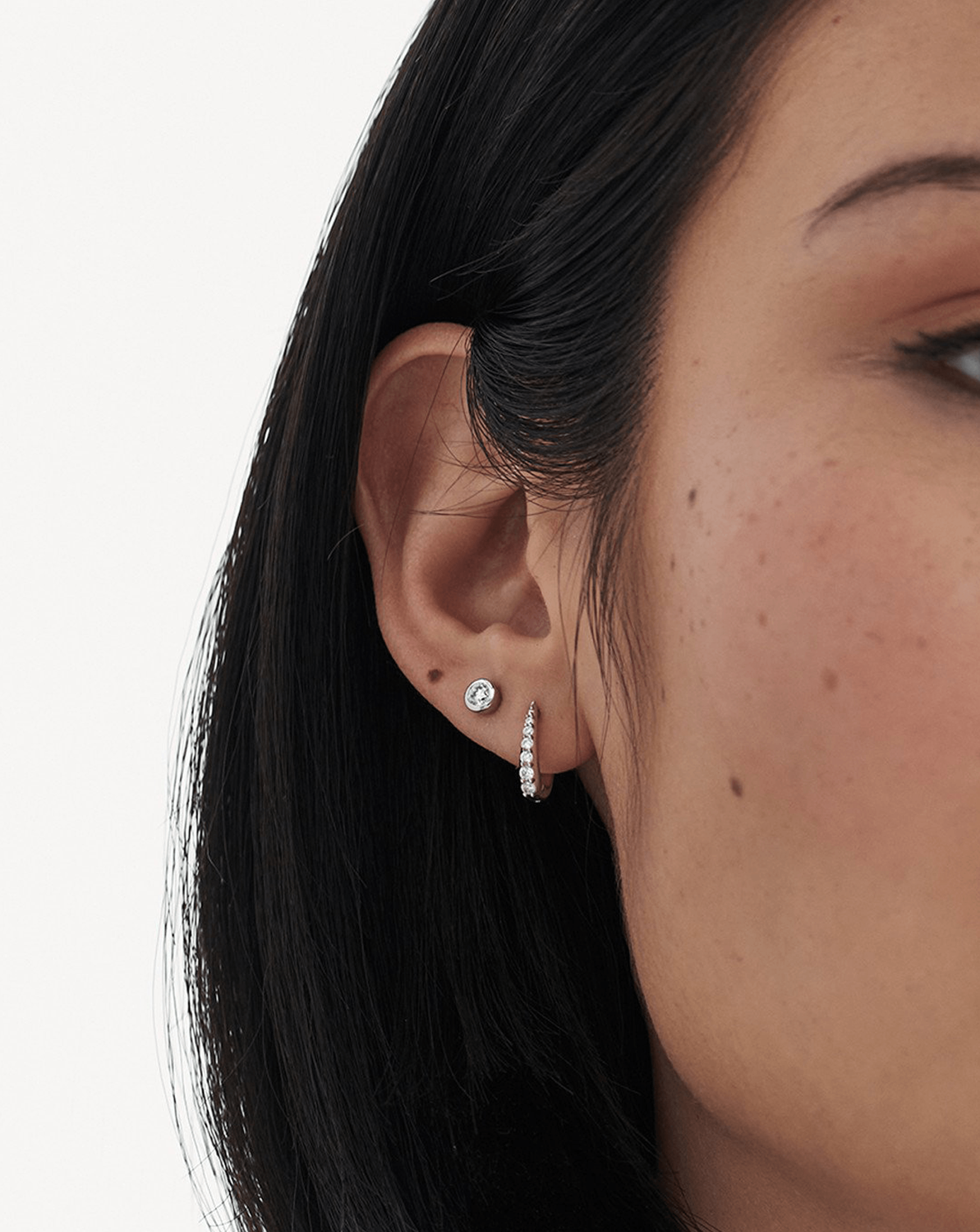 14k White Gold Diamond Stud Earrings | Round Cut & Recycled Gold